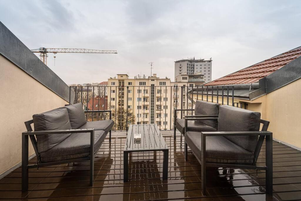 Luxusni Byt S Terasou V Centru Brno Luaran gambar